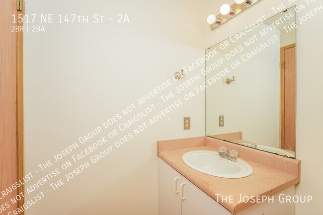 Building Photo - 1517 NE 147th St