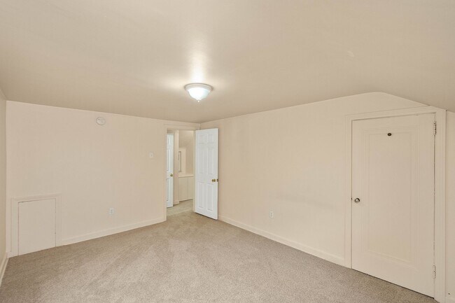 Building Photo - Stunning 3 bedroom home in Wilkins Township available now!