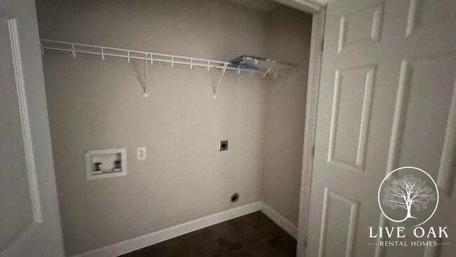 Building Photo - SUMMER MOVE-IN SPECIAL: $500 OFF 1st MONTH...