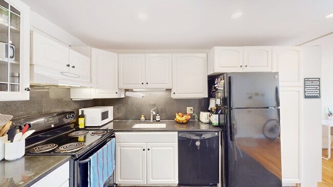 Building Photo - 70 Jamaicaway