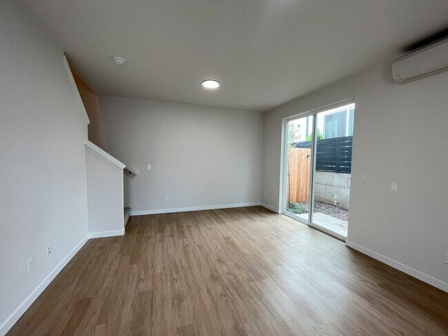 Building Photo - Newly Built Townhome-Style Unit with Laundry, A/C, Private Patio!