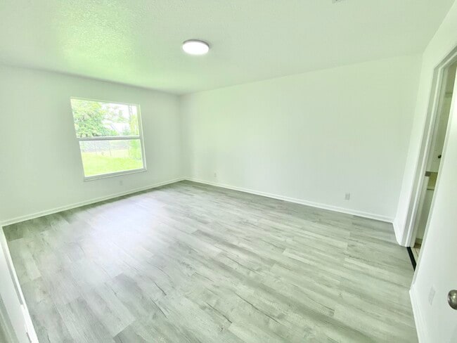 Building Photo - 194 Sparrow Dr