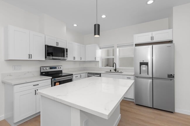 Building Photo - 6413 Richard St