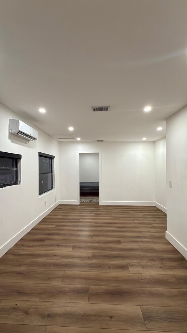 Building Photo - 712 Nottingham Blvd