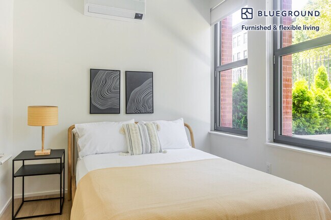 Building Photo - 955 Sterling Pl