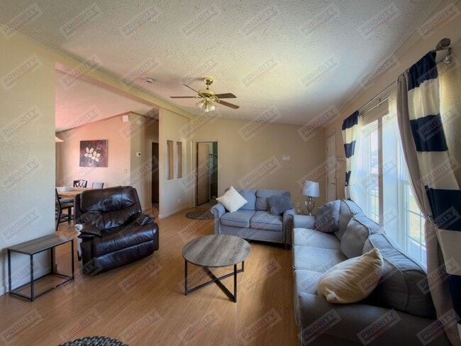 Building Photo - 1302 Orchid Ln