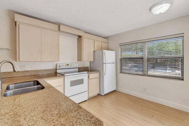 Building Photo - 4004 Medford Ct