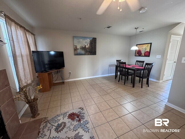 Building Photo - 1517 Regency Rd