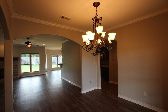 Building Photo - Coming Soon! Luxurious 3 Bed 2.5 Bath Rent...