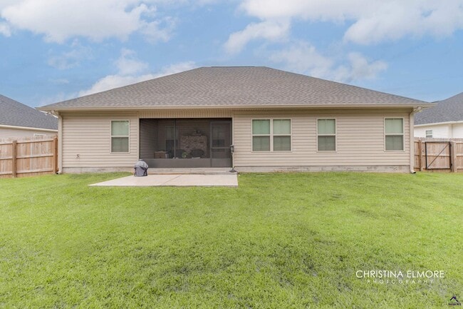 Building Photo - 214 Creek Ridge Dr