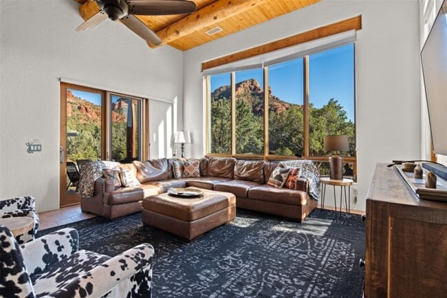 Building Photo - Breathtaking Luxury Home Basking in Sedona...