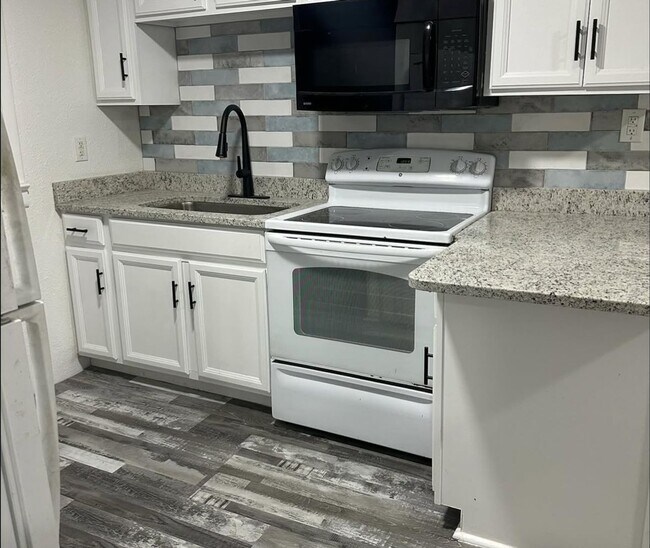 Building Photo - Charming 2 beds 1 bath 1 garage | $1500