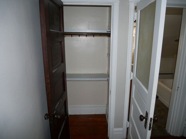 Building Photo - 2110 Walnut St