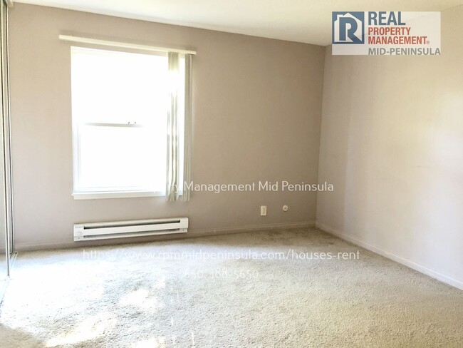 Building Photo - Bright 1 Bedroom / 1 Bathroom + Den in Liv...