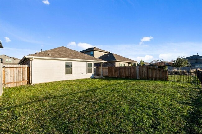 Building Photo - 14428 Sugar Pines Dr