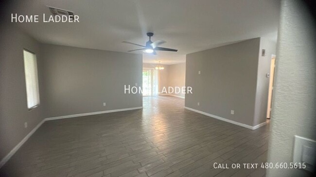 Building Photo - 7213 W Hilton Ave