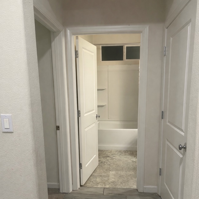 Building Photo - 646 Aromas Pl