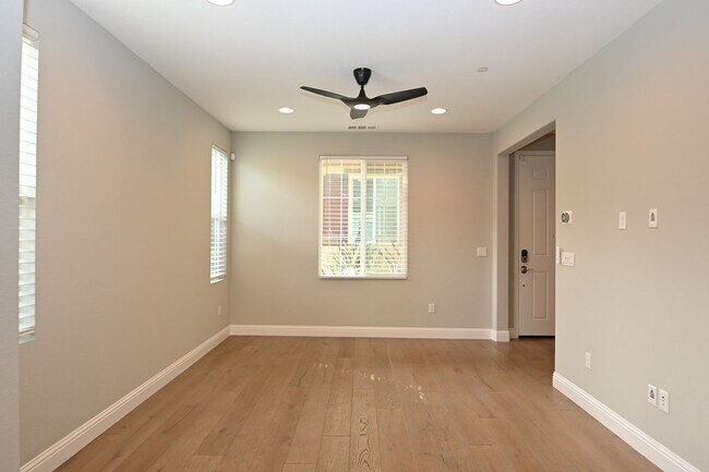 Building Photo - Stylish, Contemporary Campbell 4/2 home with Patio & Attached Garage