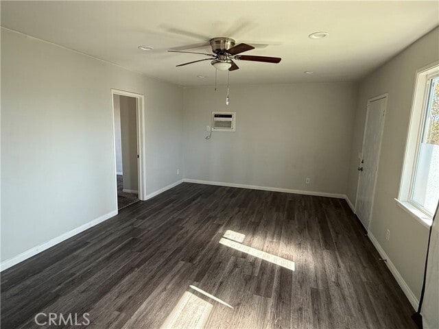 Building Photo - 583 W Gray St