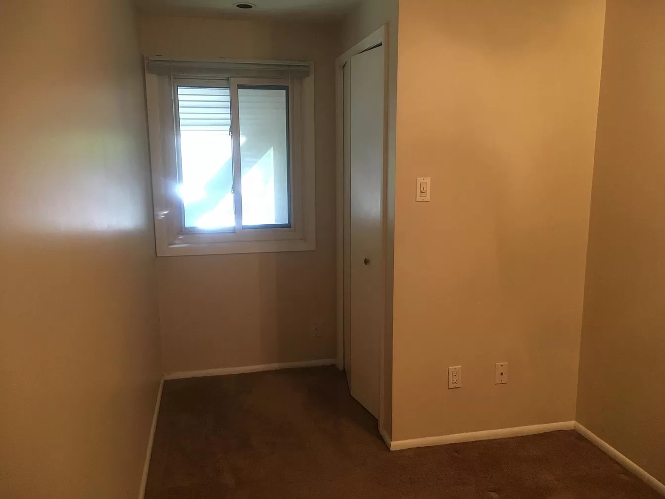 Middle Bedroom - 6 Landings Way