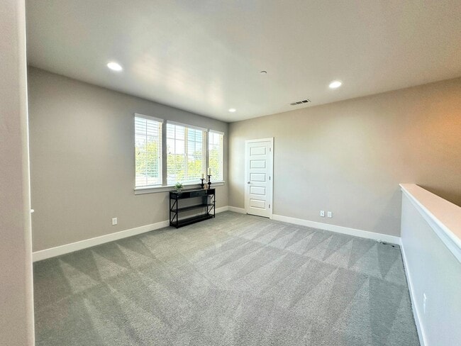 Building Photo - 4578 Blue Oak Pl