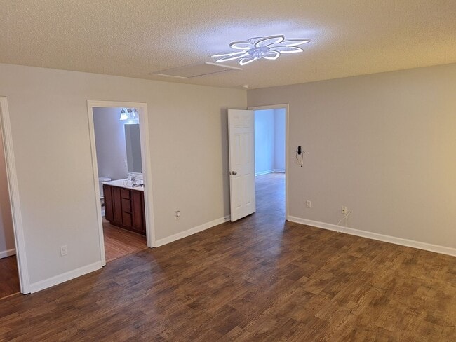 Building Photo - Wonderful Four Bedroom Home Located in Nor...