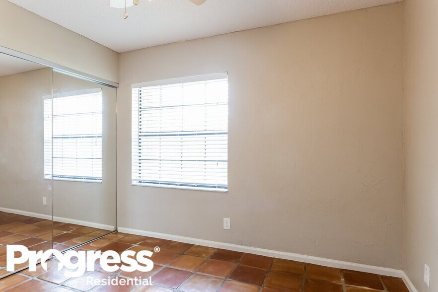 Building Photo - 6 Capitol Ct