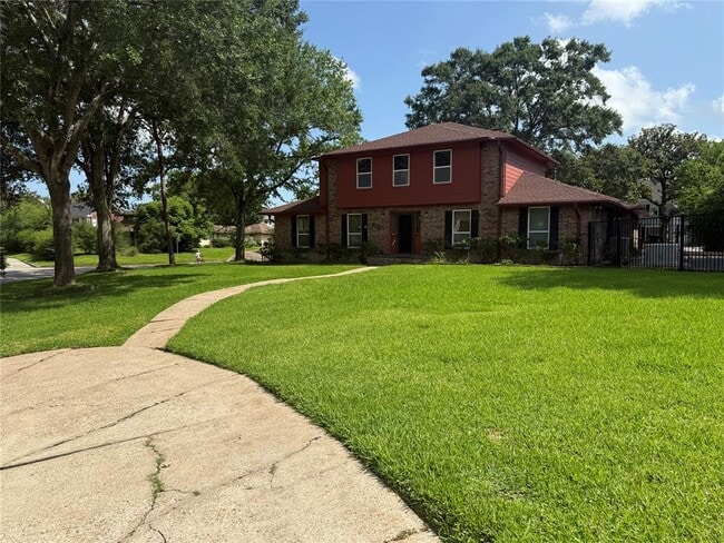 Building Photo - 3232 Parkwood Dr