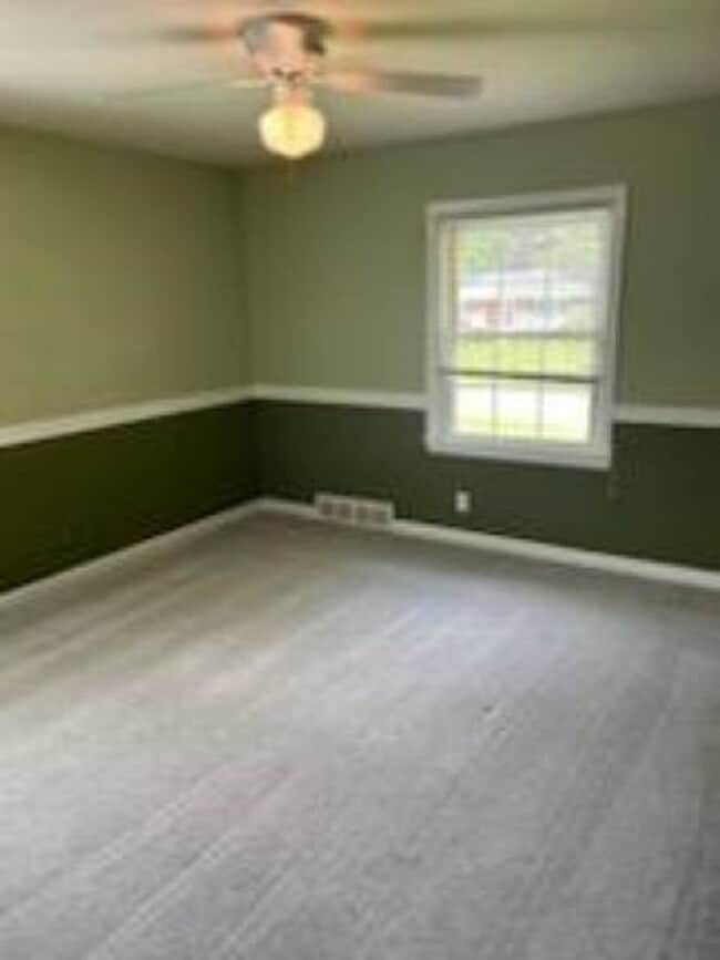 Building Photo - Charming 3BR House in Louisville