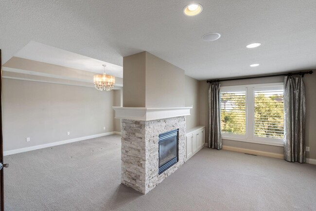 Building Photo - 5510 Upland Ln N