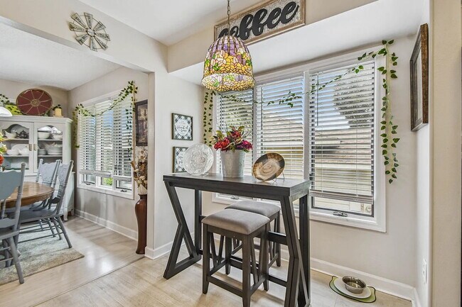 Building Photo - "Charming 3-Bed, 2-Bath Oasis at 1011a Sou...