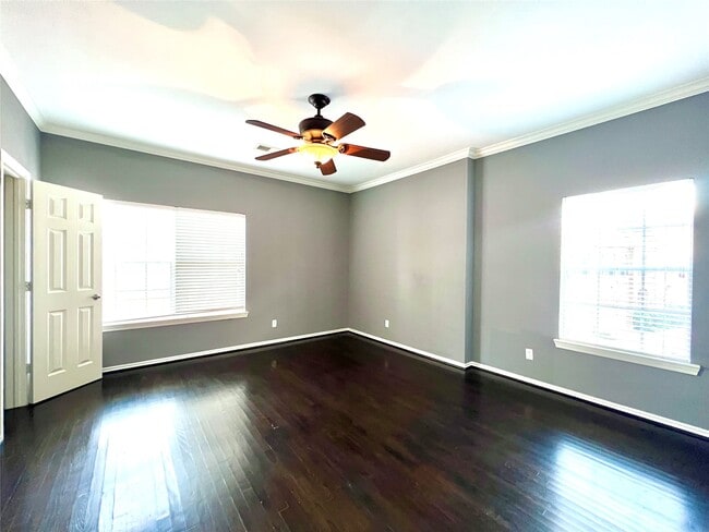 Building Photo - 6831 Staffordshire Blvd