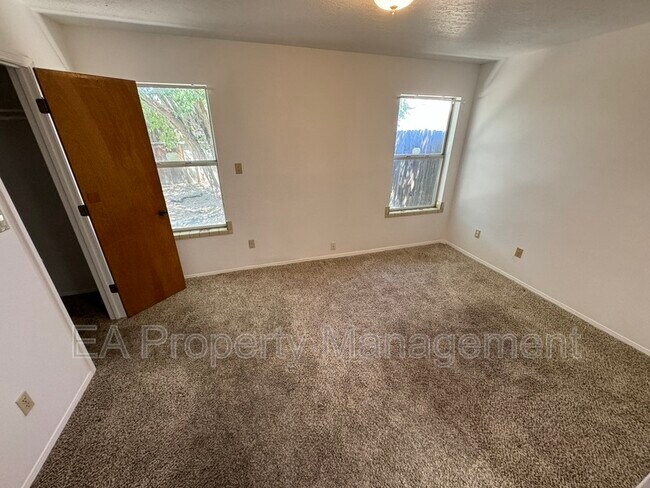 Building Photo - 6541 Keeling St NW