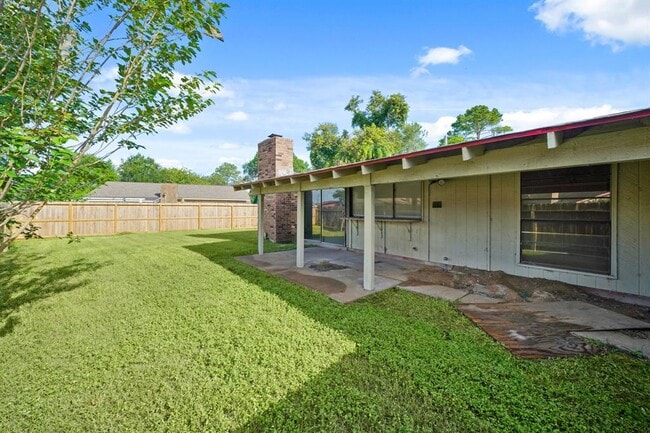 Building Photo - 15822 Danford Dr
