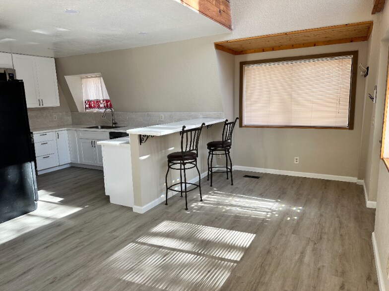 Building Photo - 3380 Timber Dr