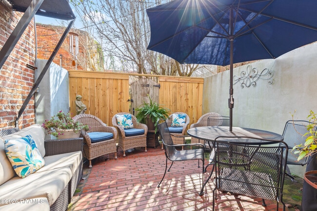 Building Photo - 109 French St