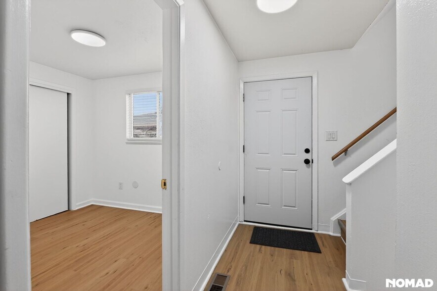 Building Photo - 747 W Cleveland Cir