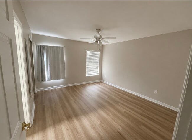 Building Photo - 6487 Orduna Dr