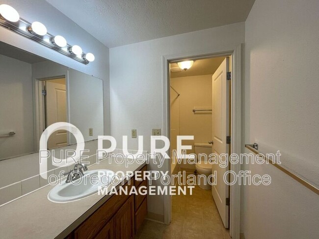 Building Photo - 8584 SE 72nd Ave