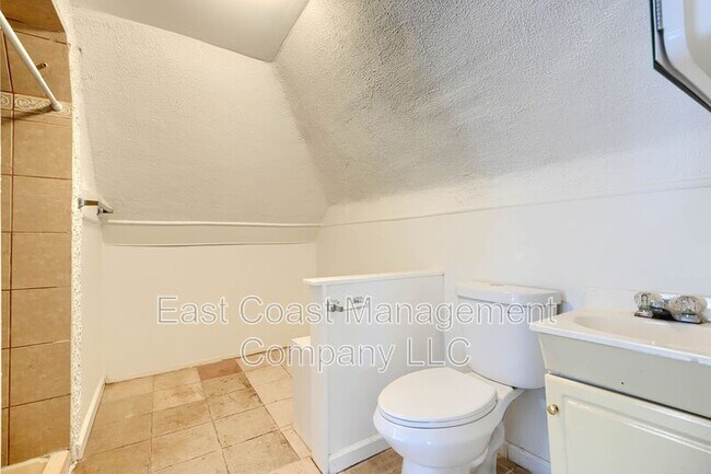 Building Photo - 5510 Edna Ave