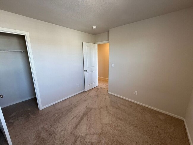 Building Photo - 4820 Gray Ct NE