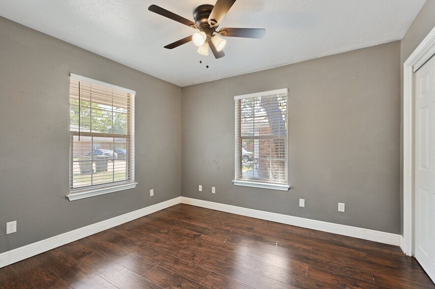 Building Photo - 1904 Sbisa Way