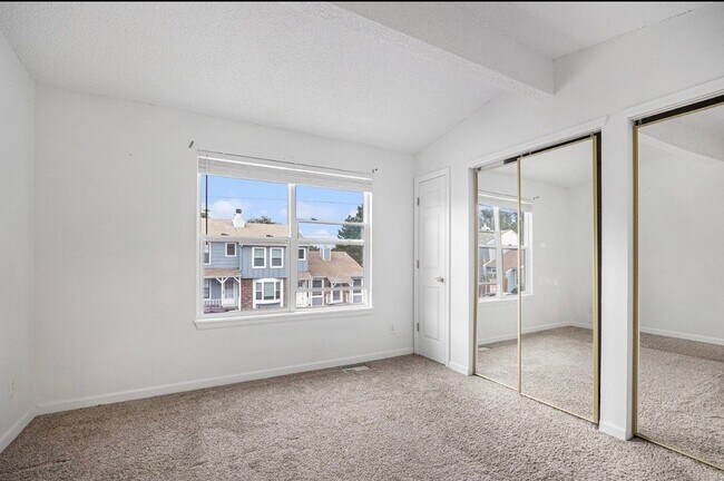 Building Photo - 8156 Washington St