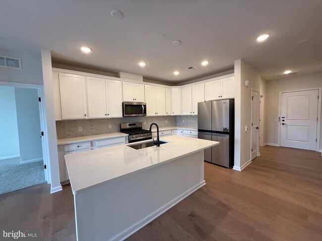 Building Photo - 1 Culvert Dr