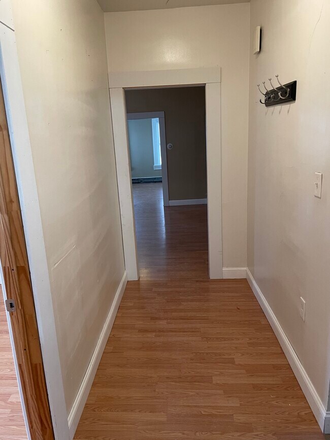 Building Photo - 292 Durfee St