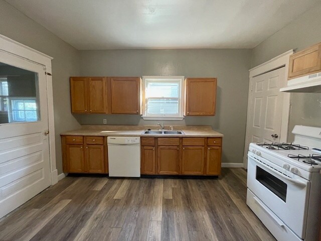 Building Photo - 422 Studebaker St