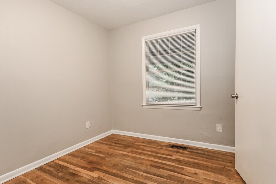 Building Photo - 2171 Rochelle Way