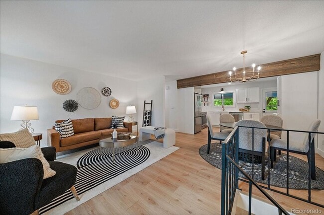 Building Photo - Recently Remodeled 4BD, 3BA Louisville Home