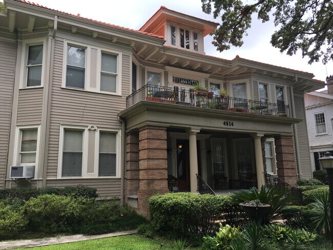 Building Photo - 4514 Prytania St