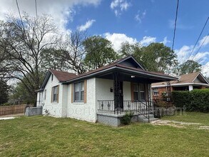 Building Photo - 425 Carpenter St